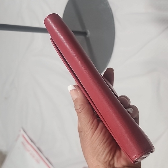 Authentic Gucci Check Book Soft Leather Wallet. - Picture 16 of 17